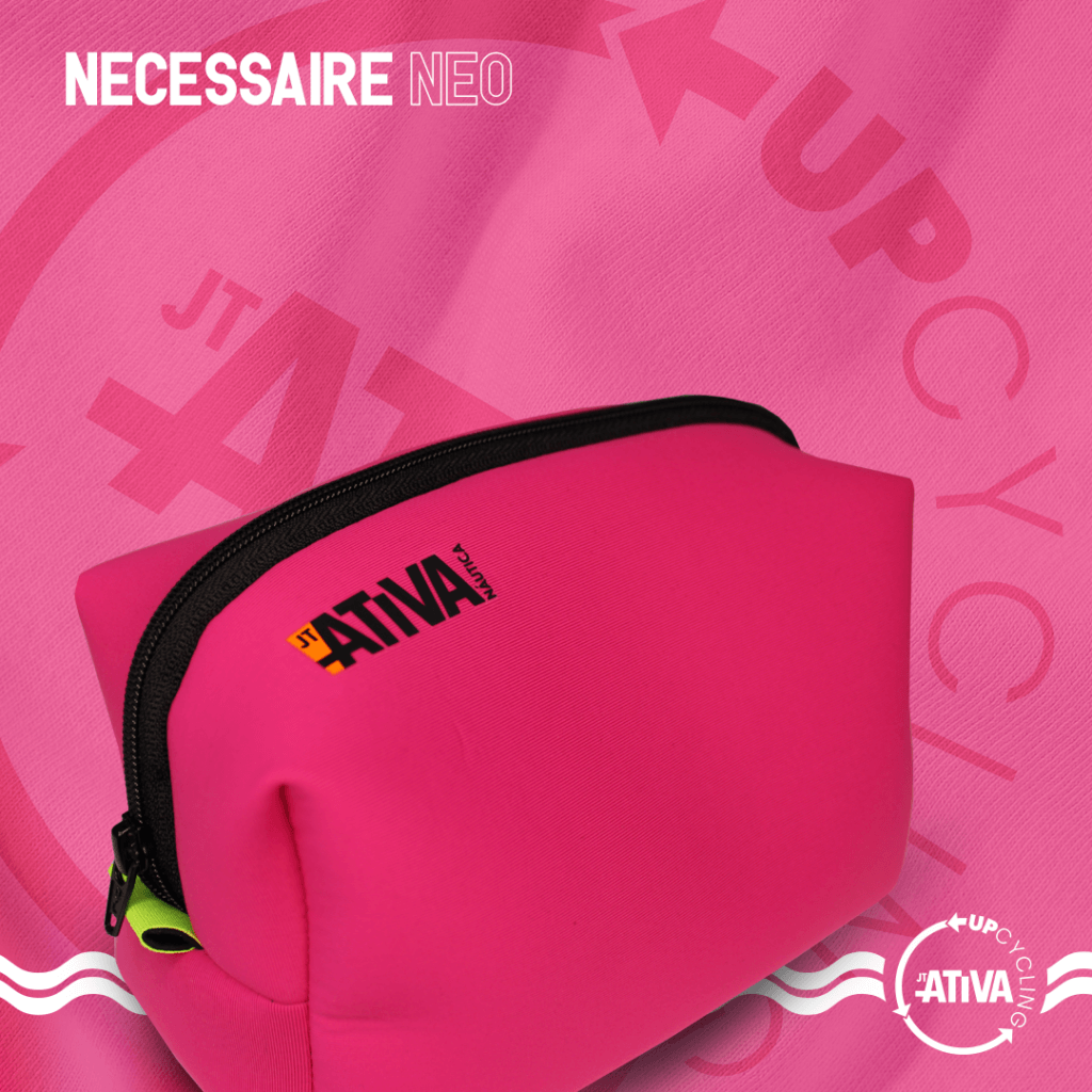 Arte da necessaire rosa produzida pelo projeto Ativa Upcycling