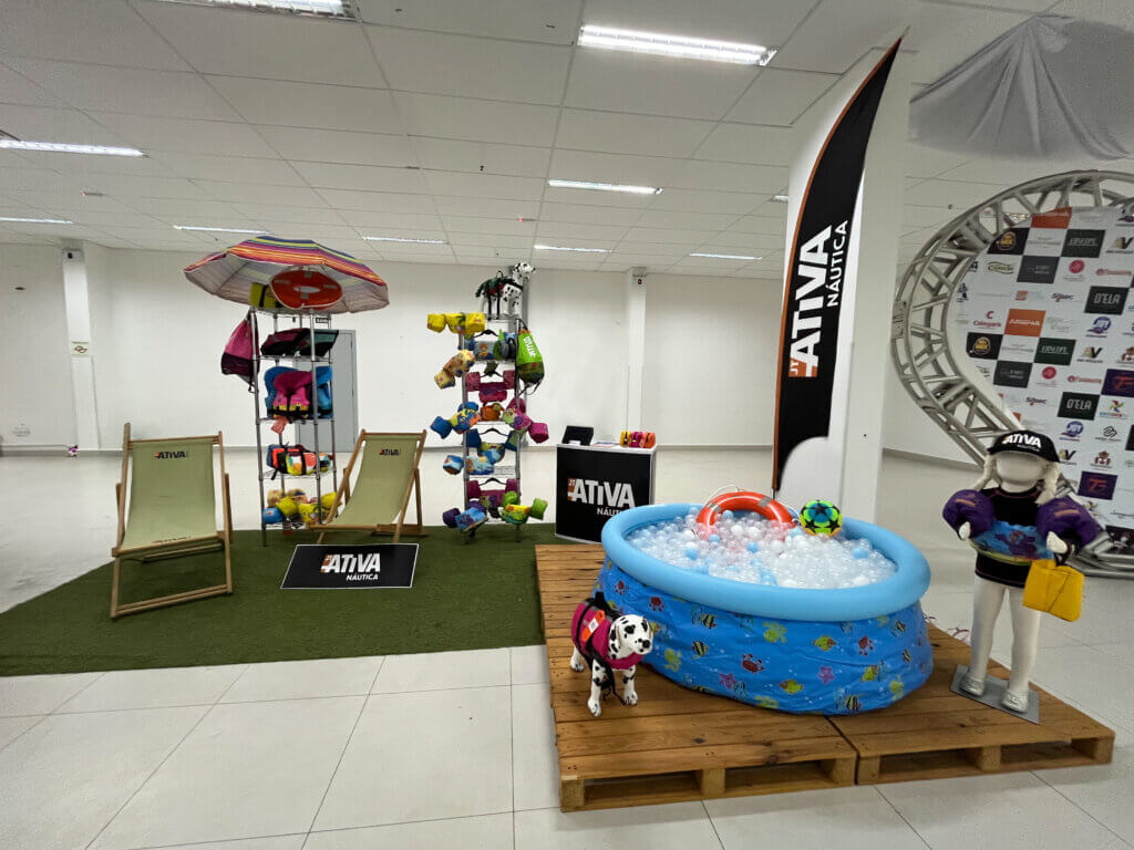 Exposição de produtos Ativa Náutica em evento do Grupo Mães Paulínia