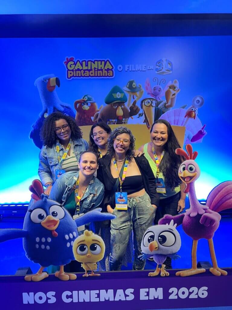 Grupo de participantes no Summit Galinha Pintadinha 2025