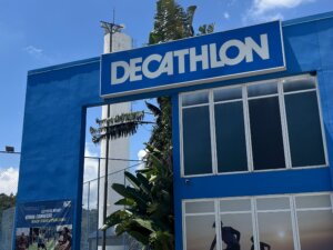 Fachada da loja Decathlon